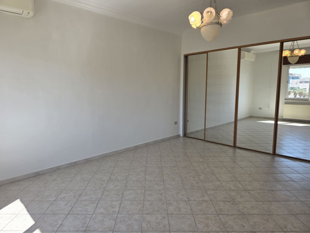 Abdoun, Apartments, Flats, Houses & Villas, JOD 23000/year,  Furnished,  4 BR,  Semi Furnished 4B Apart With Baconly And Terrace In Abdoun 00962777688956