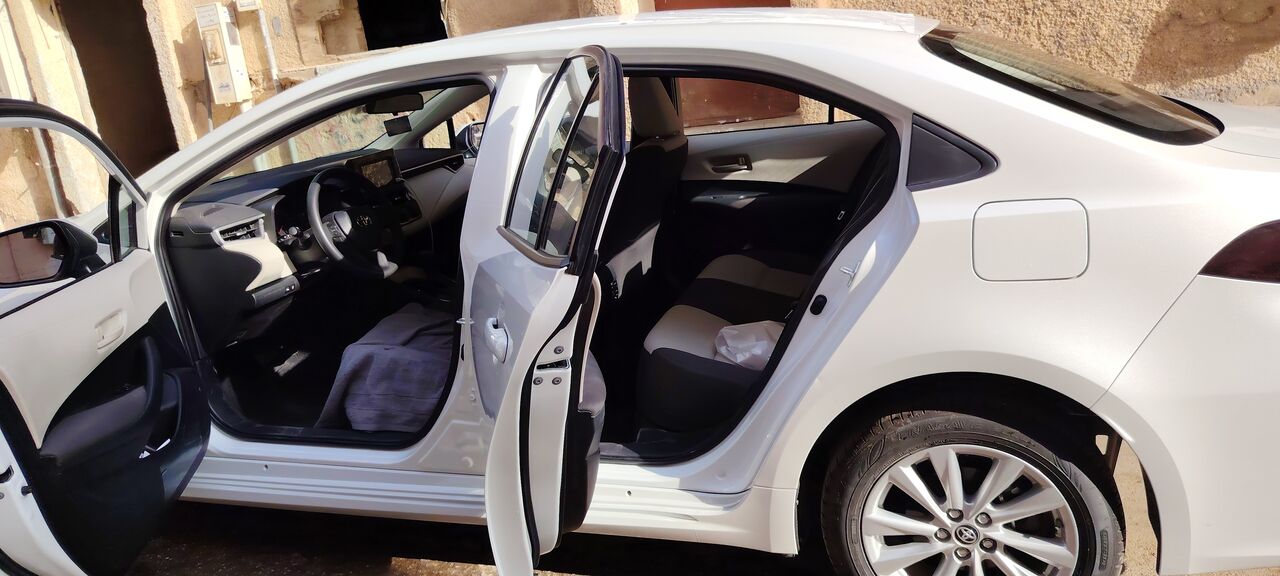 Al Wizarat, Vehicles, Cars & Trucks , SAR 80,  Toyota Corolla XLE,  2025,  Automatic,  13000 KM,  Want To Sell Toyota Corrola 2.0XLI White For 80,000 KSAR