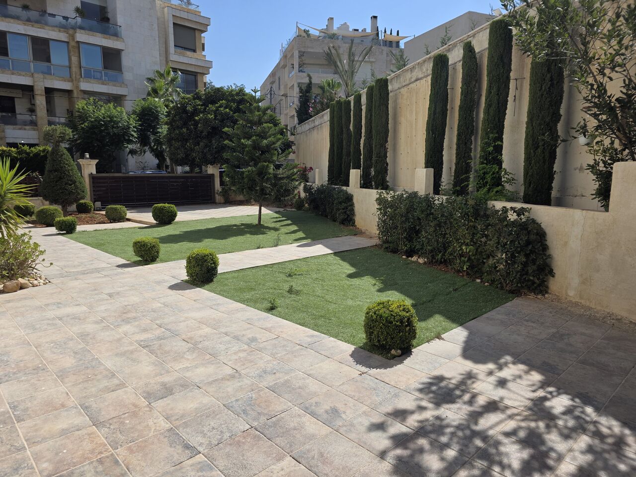 Abdoun, Apartments, Flats, Houses & Villas, JOD 23000/year,  4 BR,  Ground Semi Furnished 4B Apart With Garden In Abdoun 00962777688956