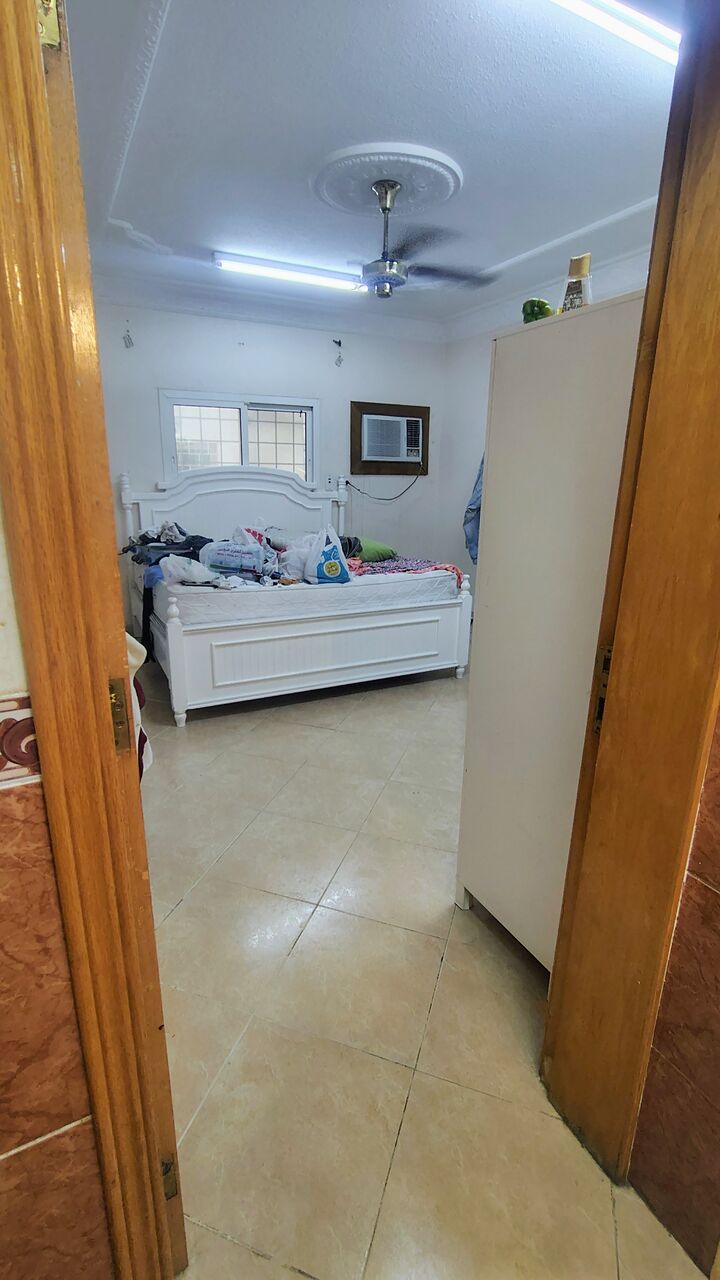 Dammam, Rooms for Rent, SAR 700/month,  Its A 3BHK Flat,2 Comon Indian/western Bathroom,two Rooms Are Occupied And Is 1 Left.