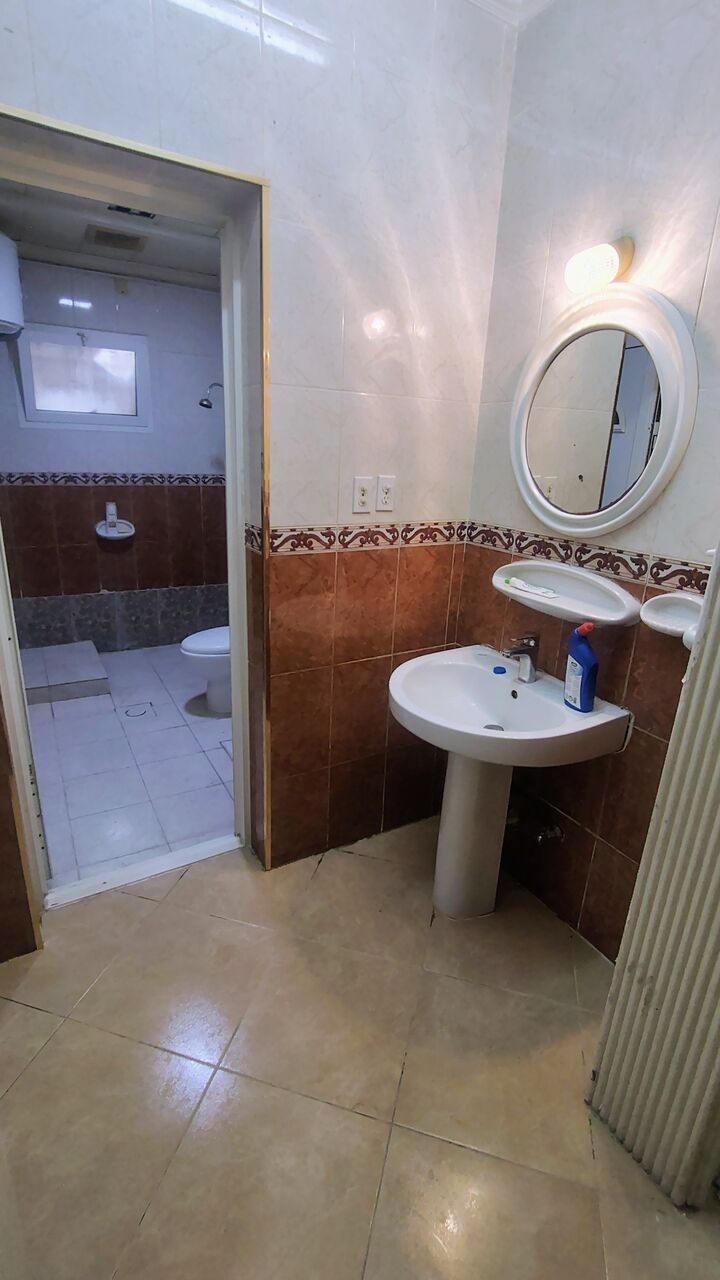 Dammam, Rooms for Rent, SAR 700/month,  Its A 3BHK Flat,2 Comon Indian/western Bathroom,two Rooms Are Occupied And Is 1 Left.
