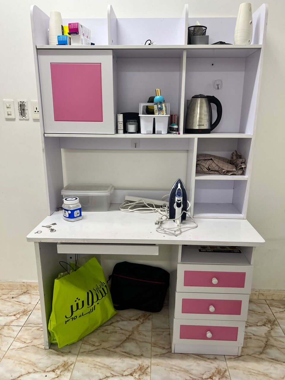 Dammam, Appliances, SAR 1900,  Urgently Selling Wardrobe,cot,bed,washing Machine,fridge