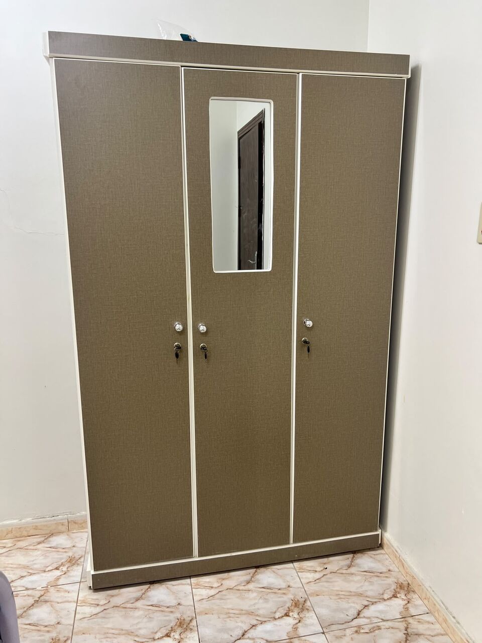 Dammam, Appliances, SAR 1900,  Urgently Selling Wardrobe,cot,bed,washing Machine,fridge