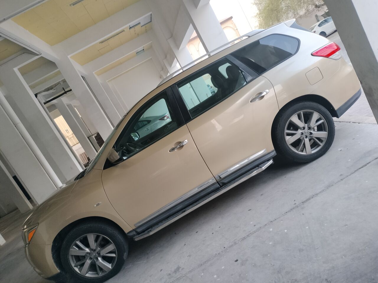 Manama, Vehicles, Cars & Trucks , Nissan Pathfinder,  2013,  Automatic,  100000 KM,    ( 7 Seater, Full Option)