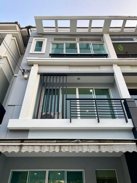 Bangkok, Villas, THB 35000,  20 Sq. Feet,  3-story Townhome For Rent, Village Klang Muang Rama 9 - Ramkhamhaeng 39, Near Town In