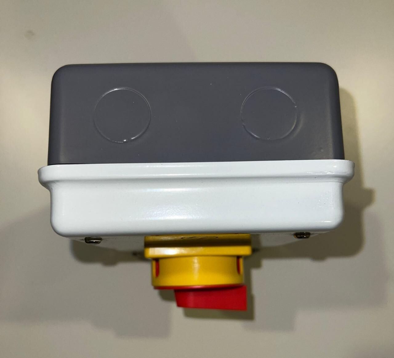 Riyadh, Electrical & Plumbing, New, Unused Industrial Isolators At Clearance Pricing