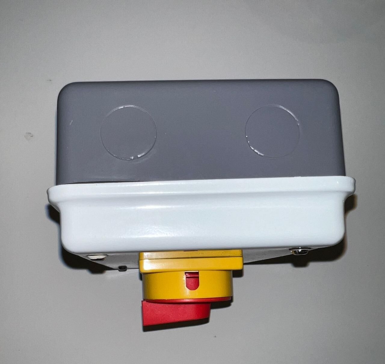 Riyadh, Electrical & Plumbing, New, Unused Industrial Isolators At Clearance Pricing