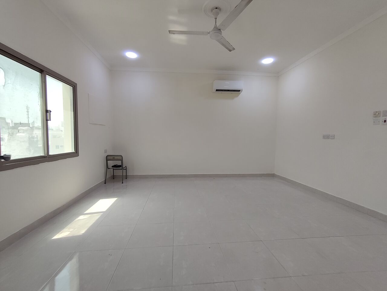 East Riffa, Apartments, Flats, Houses & Villas, BHD 150/year,  1 BR,  East Riffa:- 1Bhk Flat On Rent With Unlimited Ewa & Split Ac..