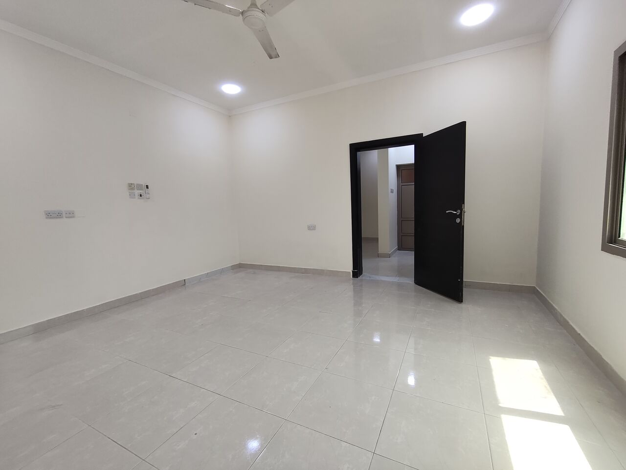 East Riffa, Apartments, Flats, Houses & Villas, BHD 150/year,  1 BR,  East Riffa:- 1Bhk Flat On Rent With Unlimited Ewa & Split Ac..