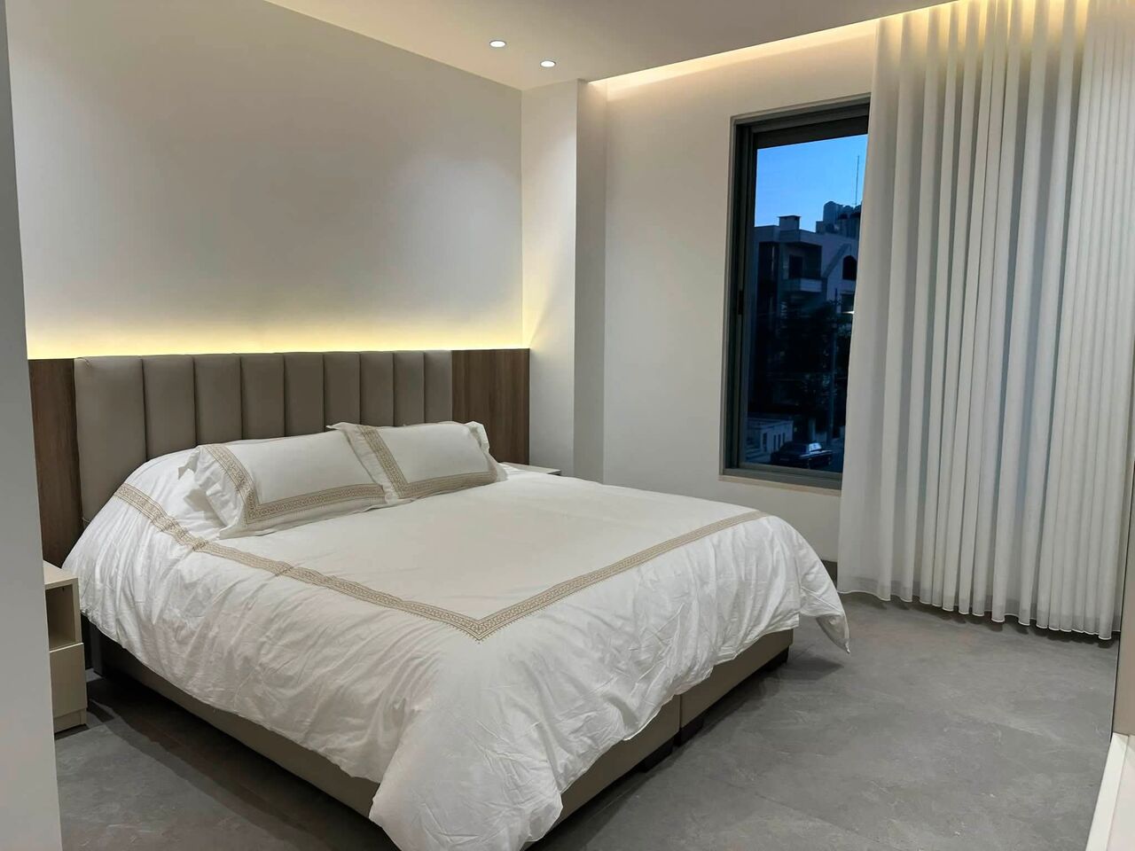 Amman, Apartments, Flats, Houses & Villas, JOD 19000/year,  Furnished,  2 BR,  Brandnew Fully Furnished 2B Apart With Baconly In Swefieh 00962777688956