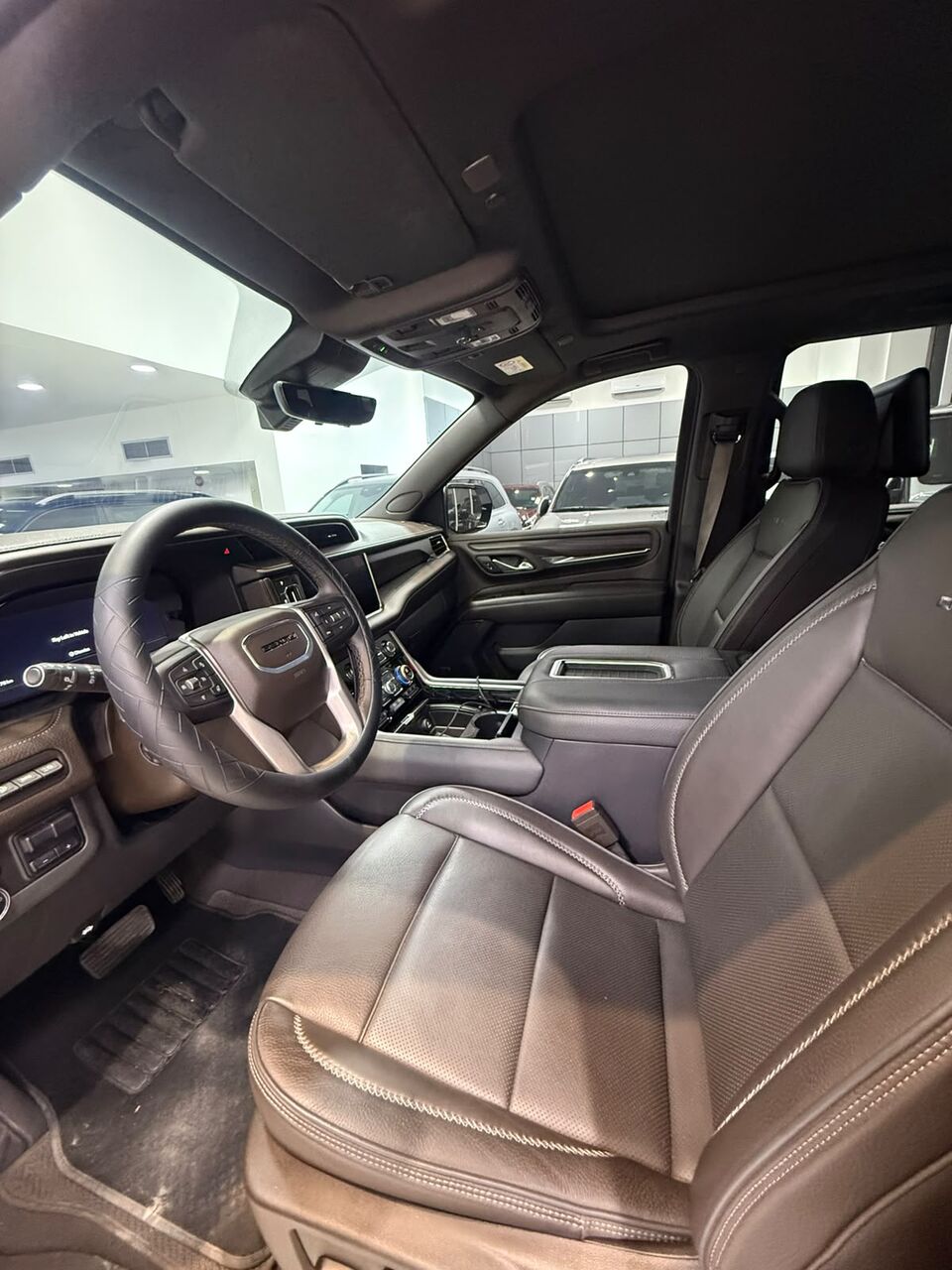 Manama, Vehicles, Cars & Trucks , BHD 25500,  GMC Yukon Denali,  2024,  Automatic,  86800 KM,    (White)