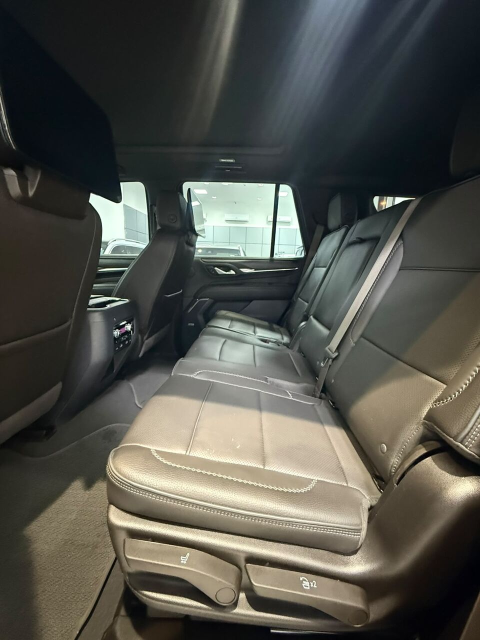 Manama, Vehicles, Cars & Trucks , BHD 25500,  GMC Yukon Denali,  2024,  Automatic,  86800 KM,    (White)