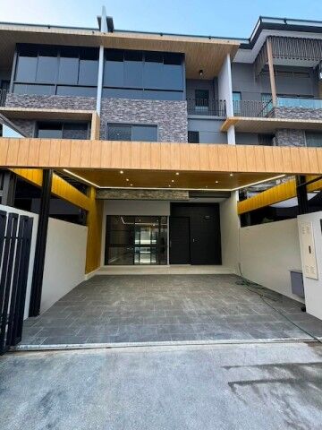 Bangkok, Villas, THB 75000,  29 Sq. Feet,  Townhouse BH4283 For Sale And Rent, The Landmark Ekkamai-Ramintra, Luxury Townhome, 3