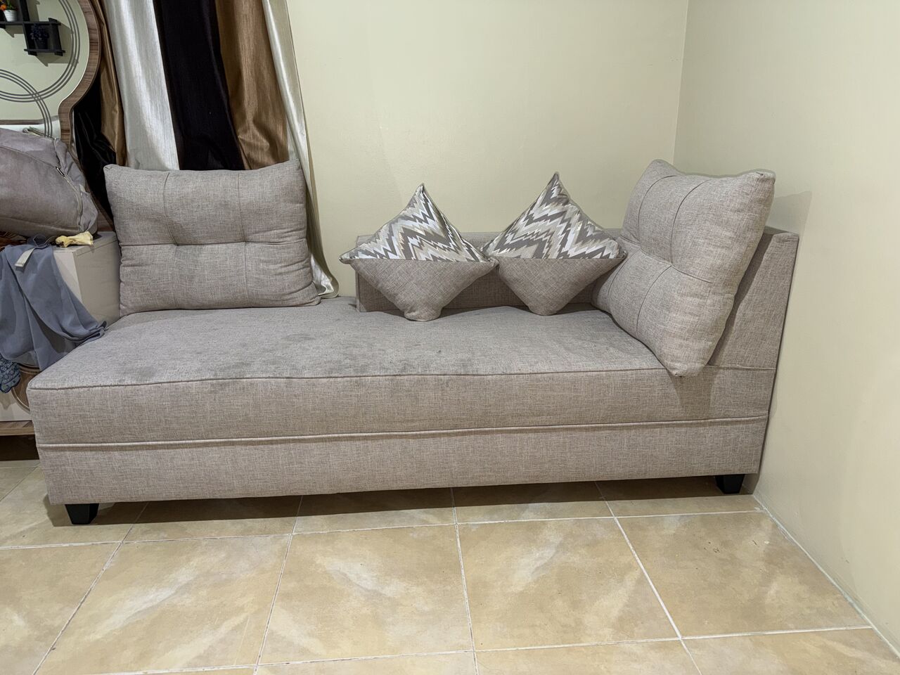 Al Badiyah, Furniture, SAR 600,  Couch Cum Sofa Set