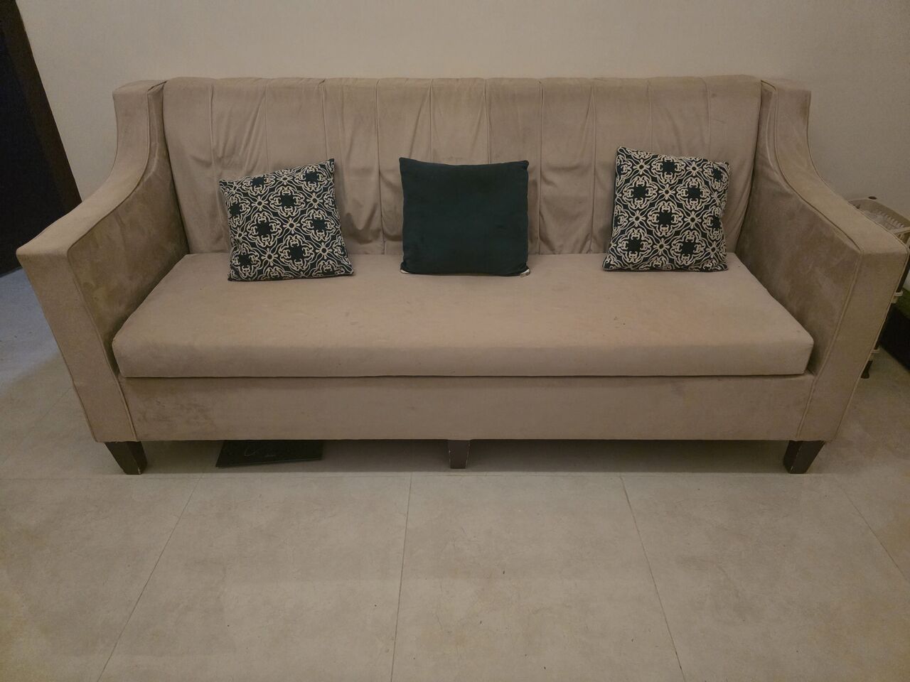 Riyadh, Furniture, SAR 180,  180 Sar - 3 Seater Sofa With Cusion. No Delivery