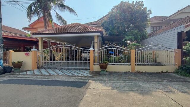 Bangkok, Real Estate For Sale, THB 3800000,  4 BR,  77 Sq. Feet,  Urgent, Detached House, Romthip Village, Hathairat, In Front Of The Garden, Beautiful,