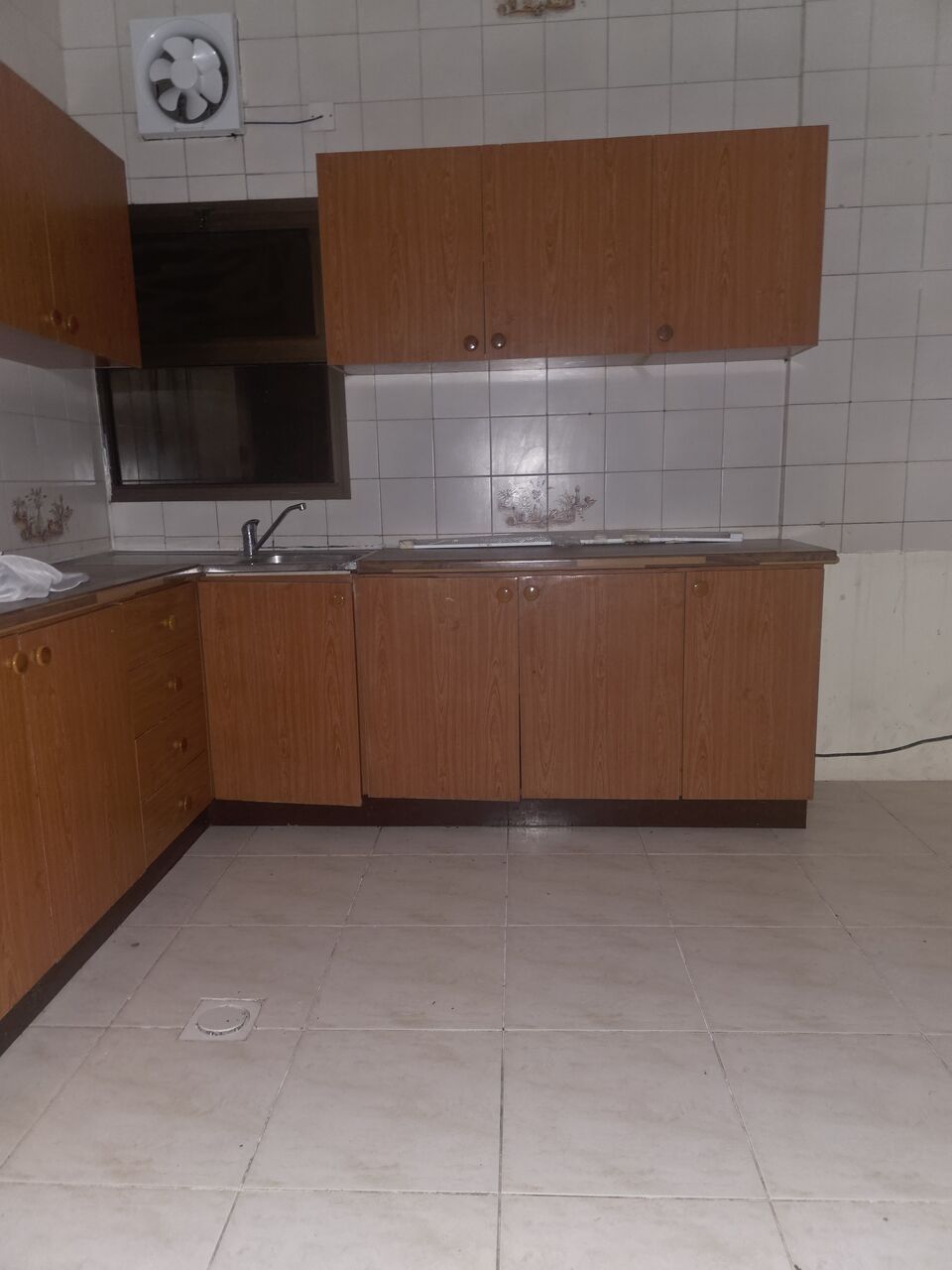 Adliya, Apartments, Flats, Houses & Villas, BHD 310/month,  3 BR,  #3BATHROOM Hall Kitchen Without Electricity Balcony Car Parking