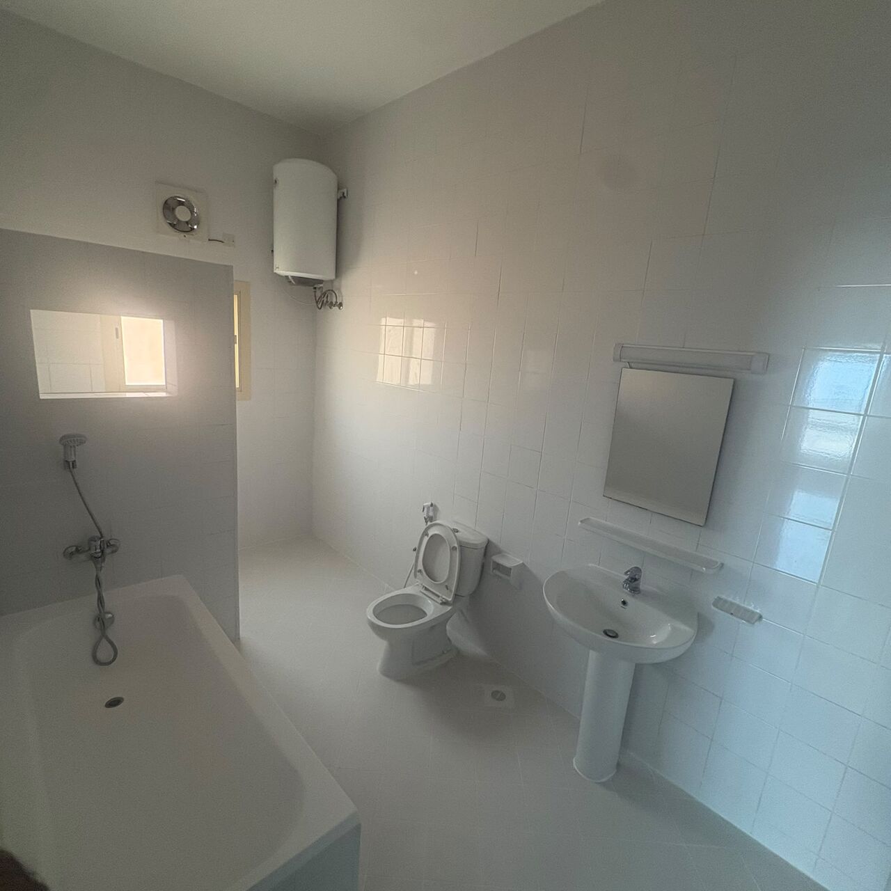 Adliya, Housing Exchanges, BHD 250/month,  2 BR,  140 Sq. Meter,  SPACIOUS 2 Bedroom 2 Bathroom Flat For Rent In Adliya Adliya Near To Al Hilal Hospital, HS