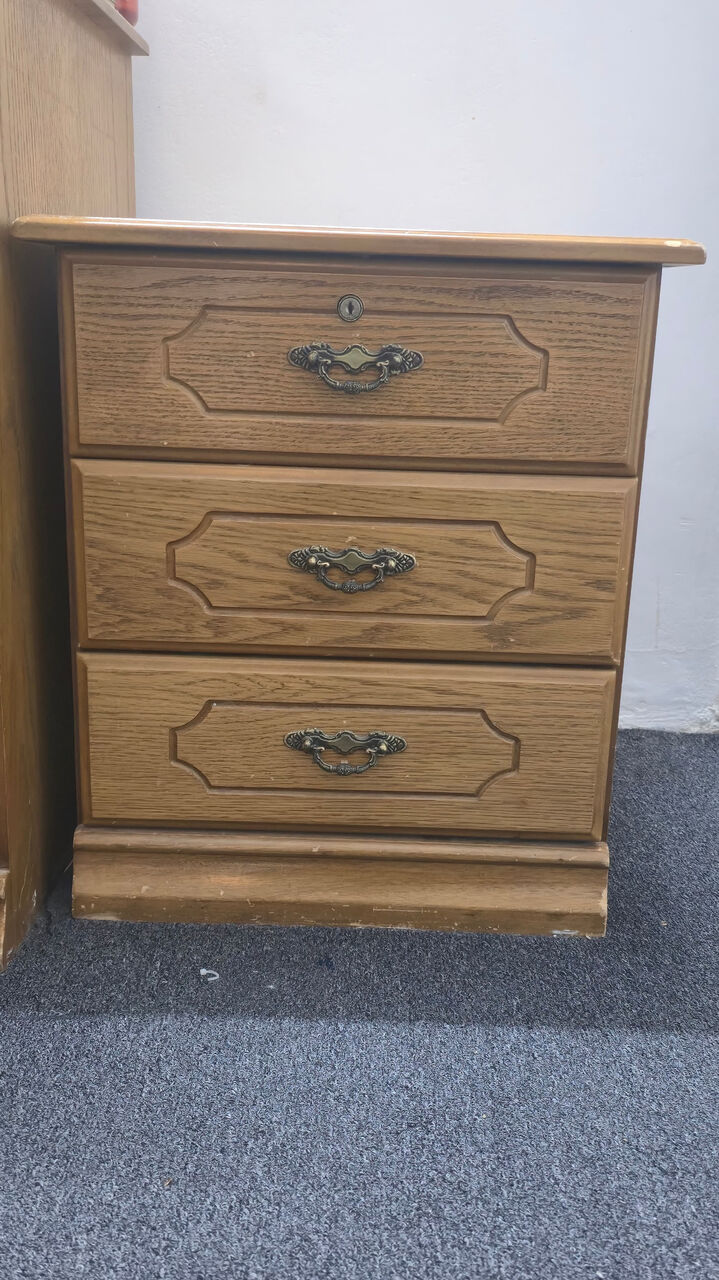 Umm Al Hamam, Furniture, SAR 400,  Bedroom Furniture Set - Dressing Table W/ Mirror, 3-Drawer Chest, 5-Drawer Chest