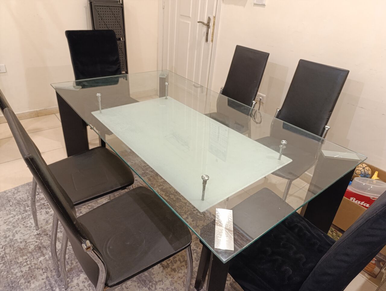 Jeddah, Furniture, SAR 600,  Dining Table With 6 Chairs