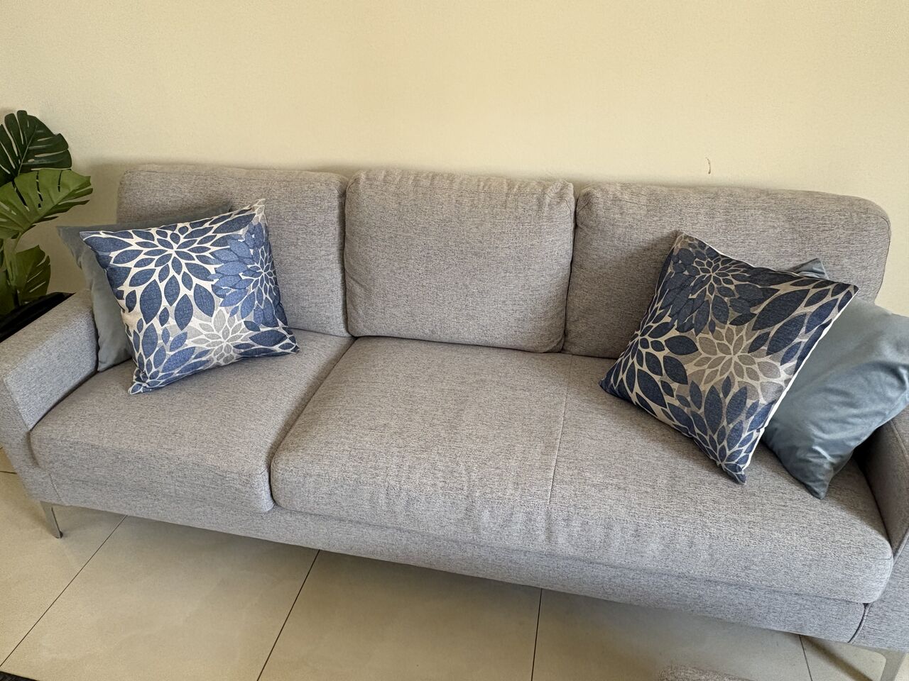 Riyadh, Furniture, SAR 700,  Sofa
