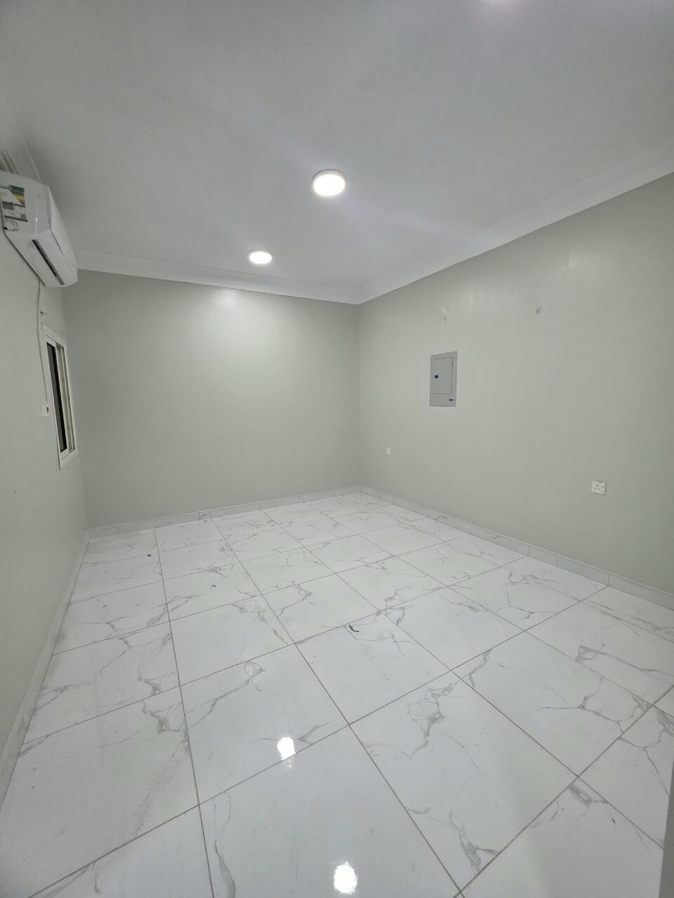 Khobar, Apartments, Flats, Houses & Villas, SAR 25600/year,  2 BR,  Consists Of:- 2 Bedrooms, A Living Room ,  2bathrooms, And A Kitchen,   Second Floor   Ele