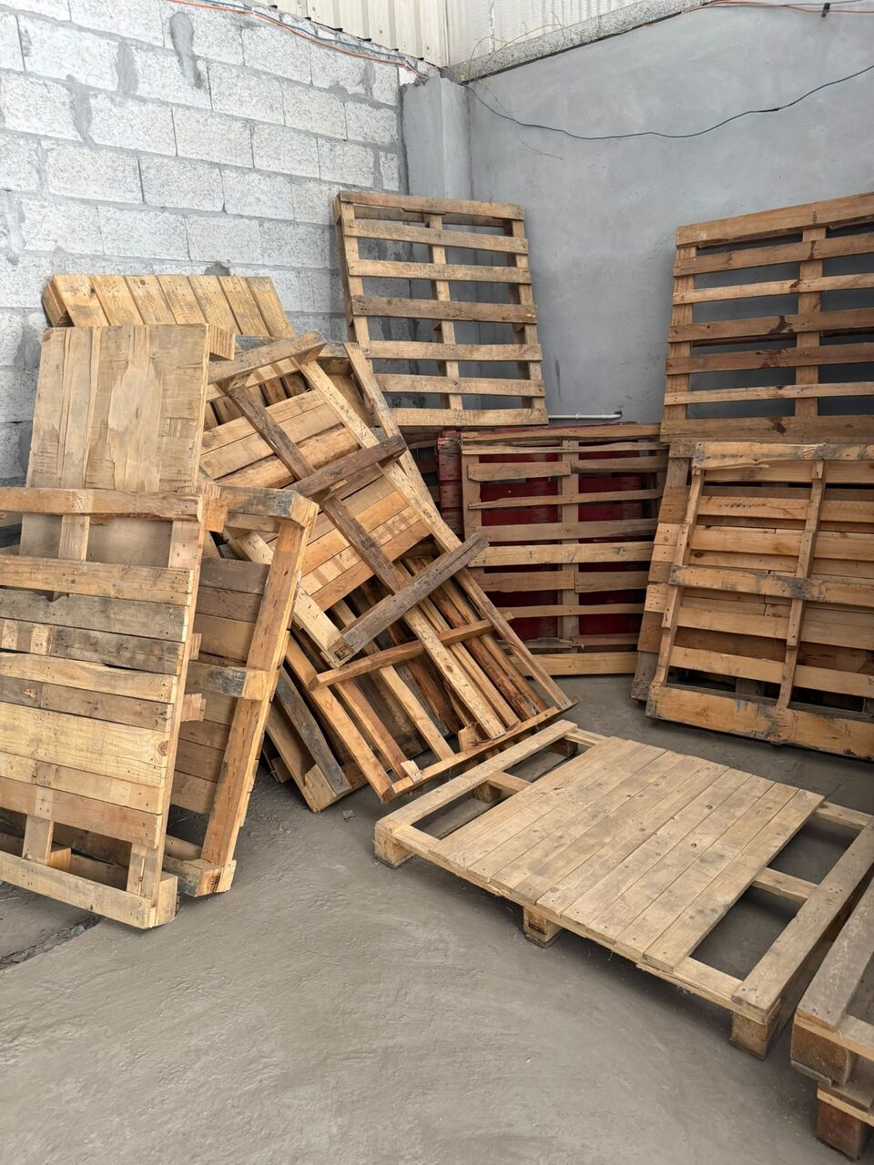 Manama, Furniture, Pallets For Sale