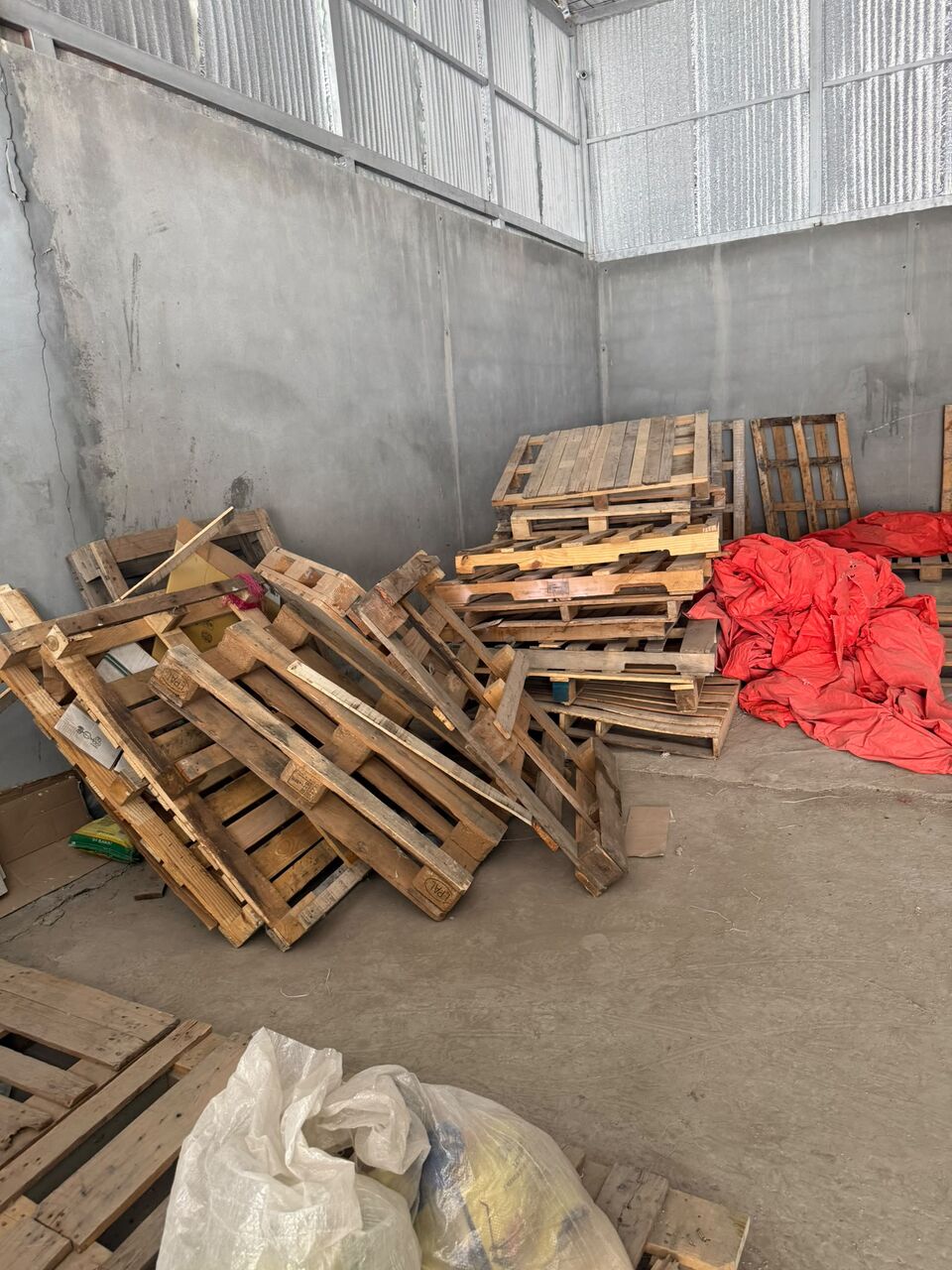 Manama, Furniture, Pallets For Sale