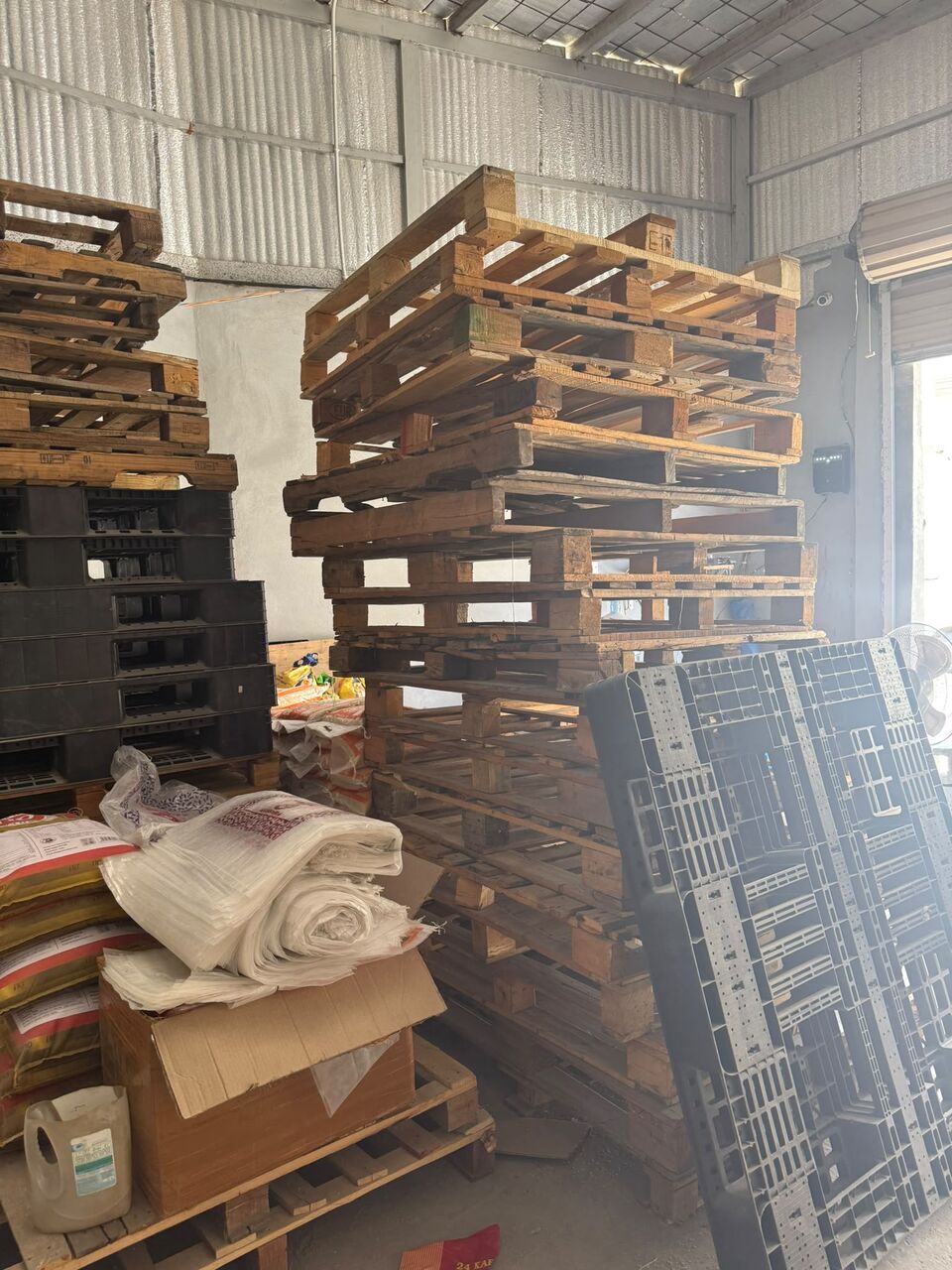 Manama, Furniture, Pallets For Sale