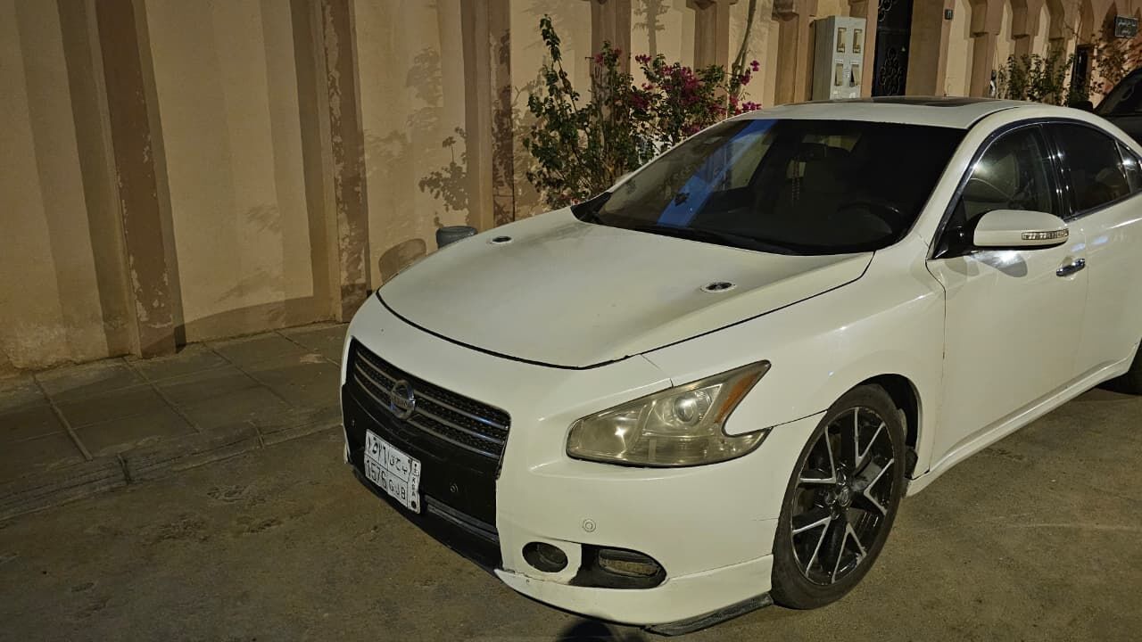 Riyadh, Vehicles, Cars & Trucks , SAR 12000,  Nissan Maxima,  2010,  Automatic,  350000 KM,    FULL OPTION FOR SALE. WORKING CONDITION BUT NEED SOME WORK