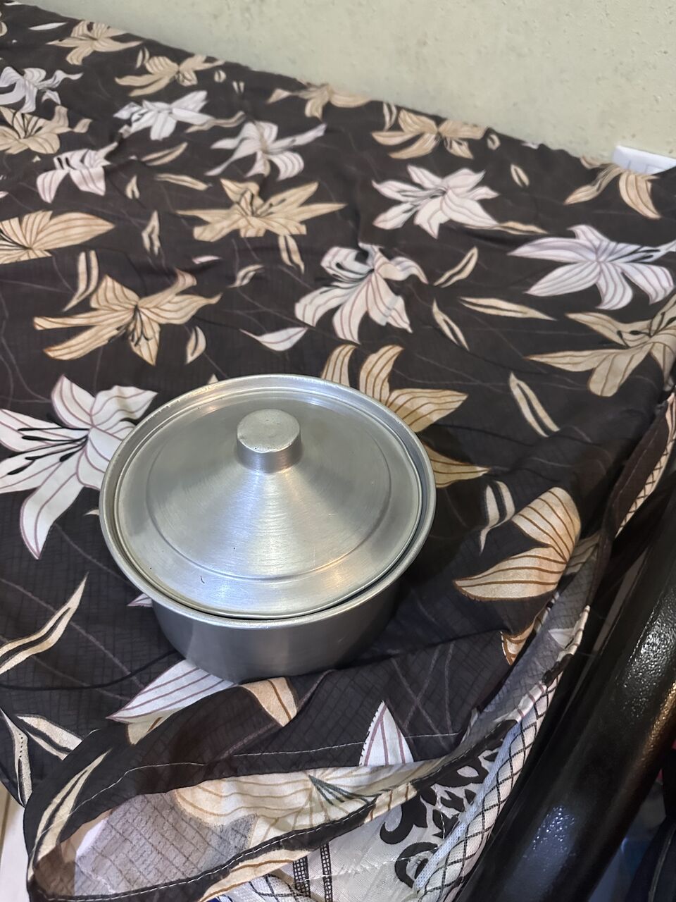 Riyadh, Household Items, SAR 25,  Nonstick Tawaa And Aluminium Pot