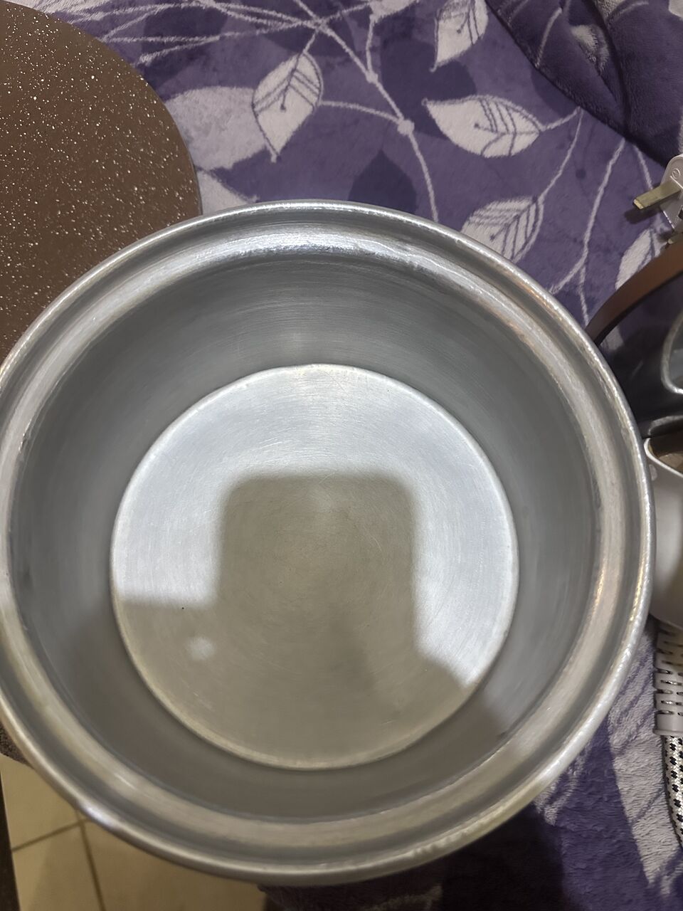 Riyadh, Household Items, SAR 25,  Nonstick Tawaa And Aluminium Pot
