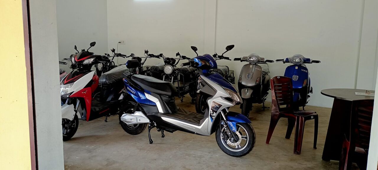 Mumbai, Business, VARDHINI TWO WHEELERS (TAMBARAM DEALER)