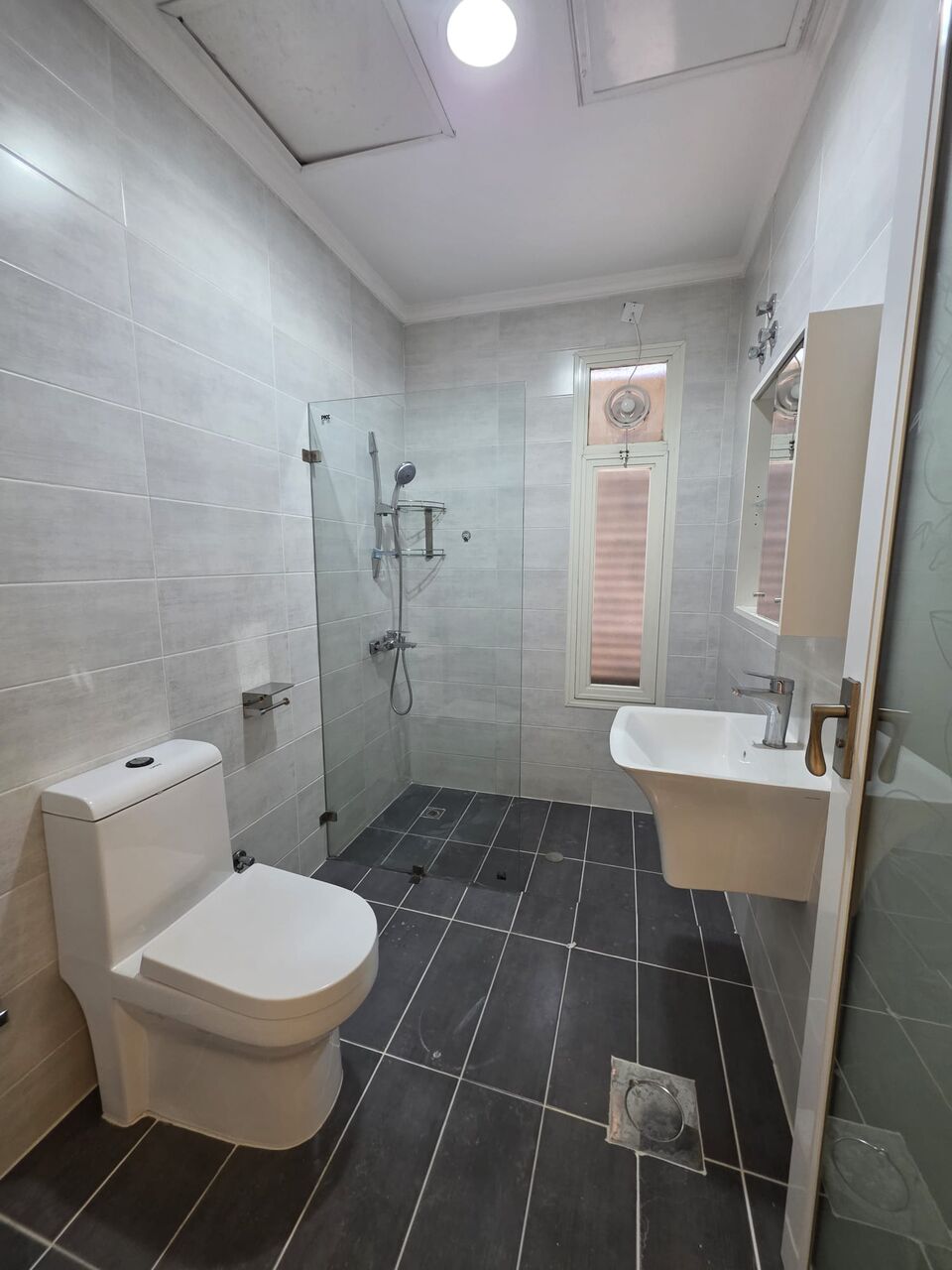 Salwa, Apartments, Flats, Houses & Villas, KWD 500/month,  3 BR,  For Rent In Salwa, For Expat Families Only: A 3-bedroom Apartment.