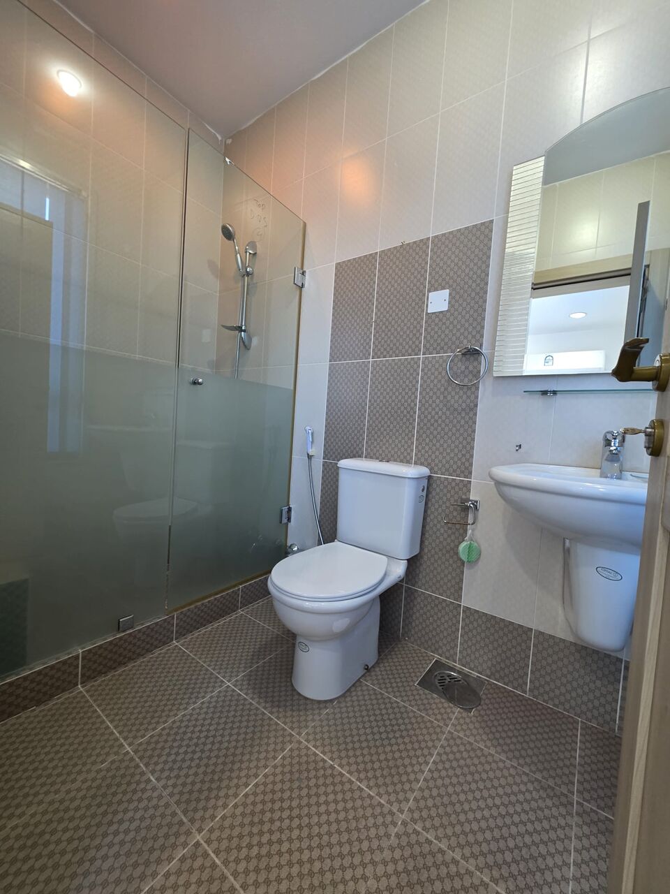 Salwa, Apartments, Flats, Houses & Villas, KWD 650/month,  4 BR,  For Rent In Salwa: A High-end Finished Apartment