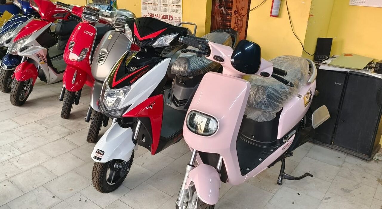 Mumbai, Business, SHINE MOTORS (USILAMPATTI DEALER)