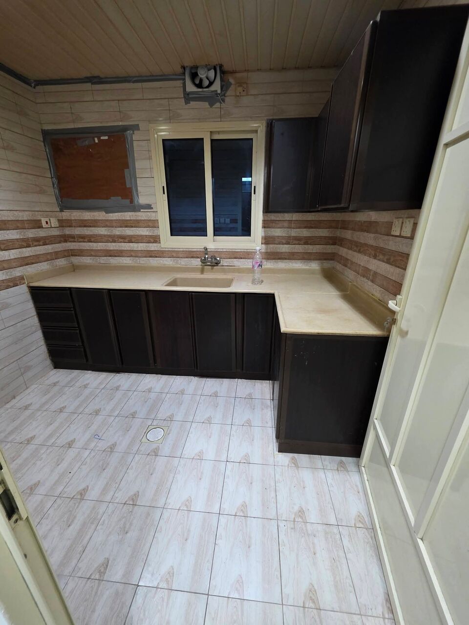Al Thuqbah, Apartments, Flats, Houses & Villas, 3 BR,  FAMILY 3-BEDROOM APARTMENT FOR RENT | SAR 20,600/YEAR | AL THUQBAH – AL KHOBAR 🏠 SPACIOUS