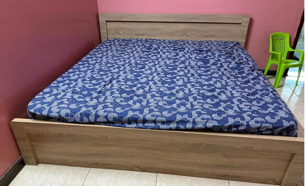Manama, Household Items, BHD 40,  BIG DOUBLE BED WITH MATRESS IN EXCELLENT CONDITION - BHD 40