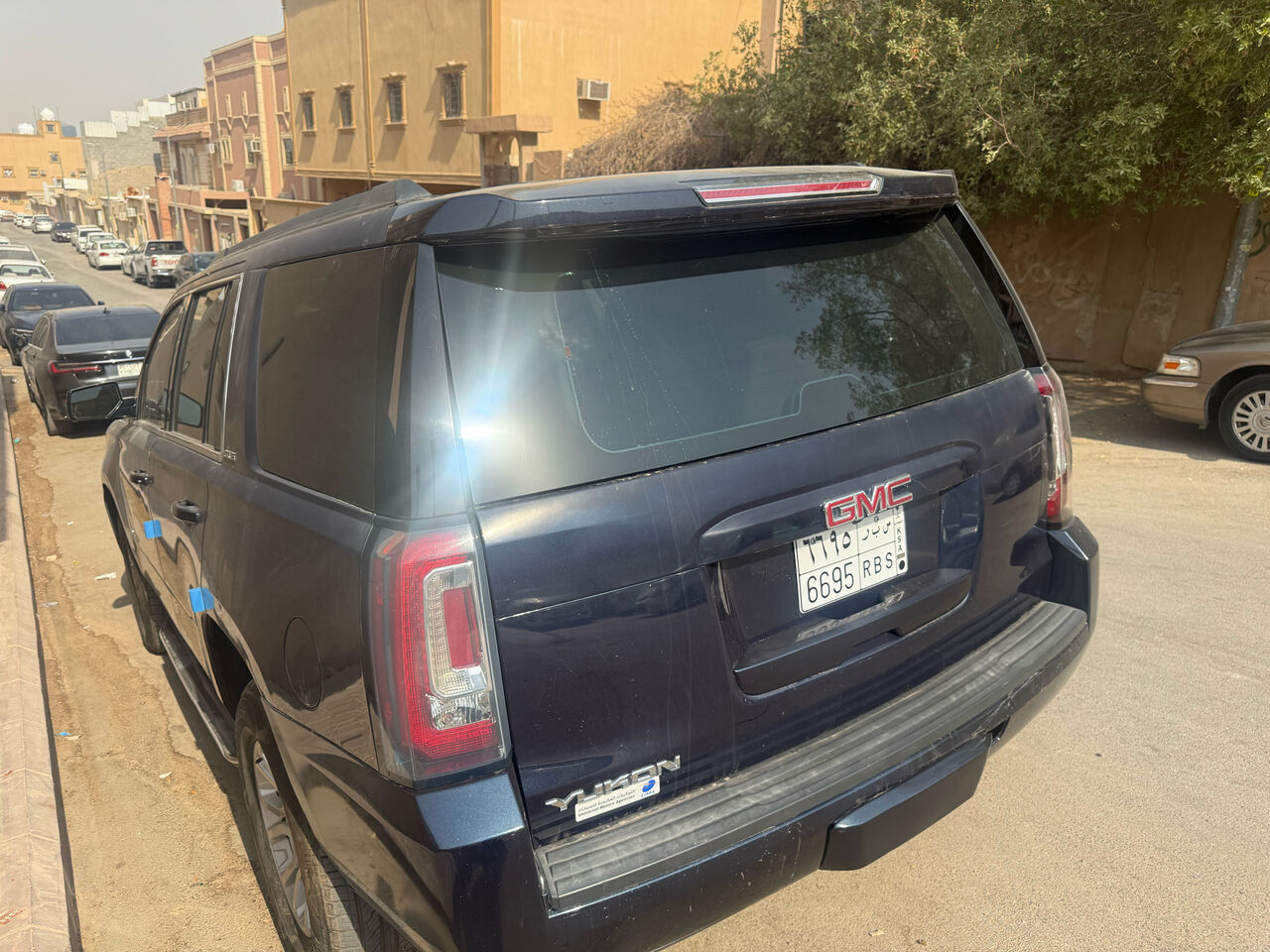 Riyadh, Vehicles, Cars & Trucks , SAR 60000,  Gmc Yukon,  2017,  Automatic,  412000 KM,   SLE