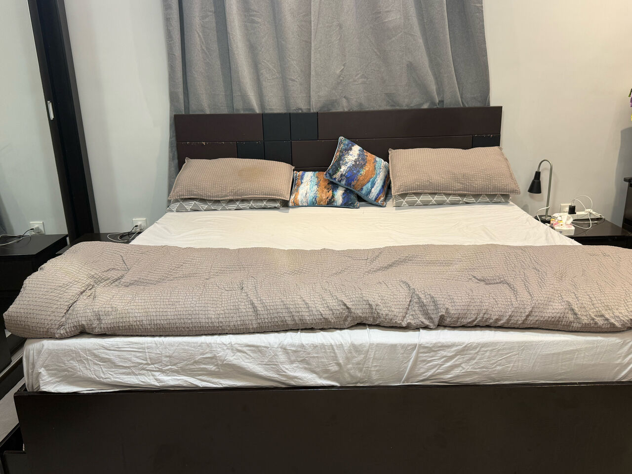 Jeddah, Furniture, SAR 2000,  Bed Set With Dressing And Side Tables For Sale