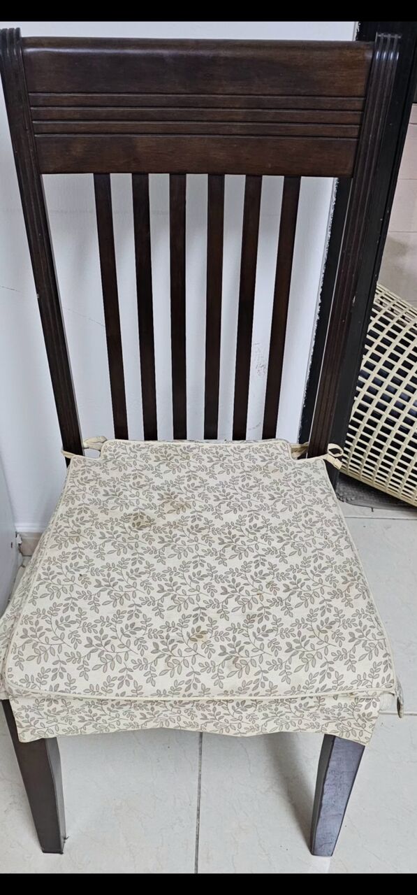 Akrabia, Furniture, SAR 200,  Dining Table With 4 Chairs