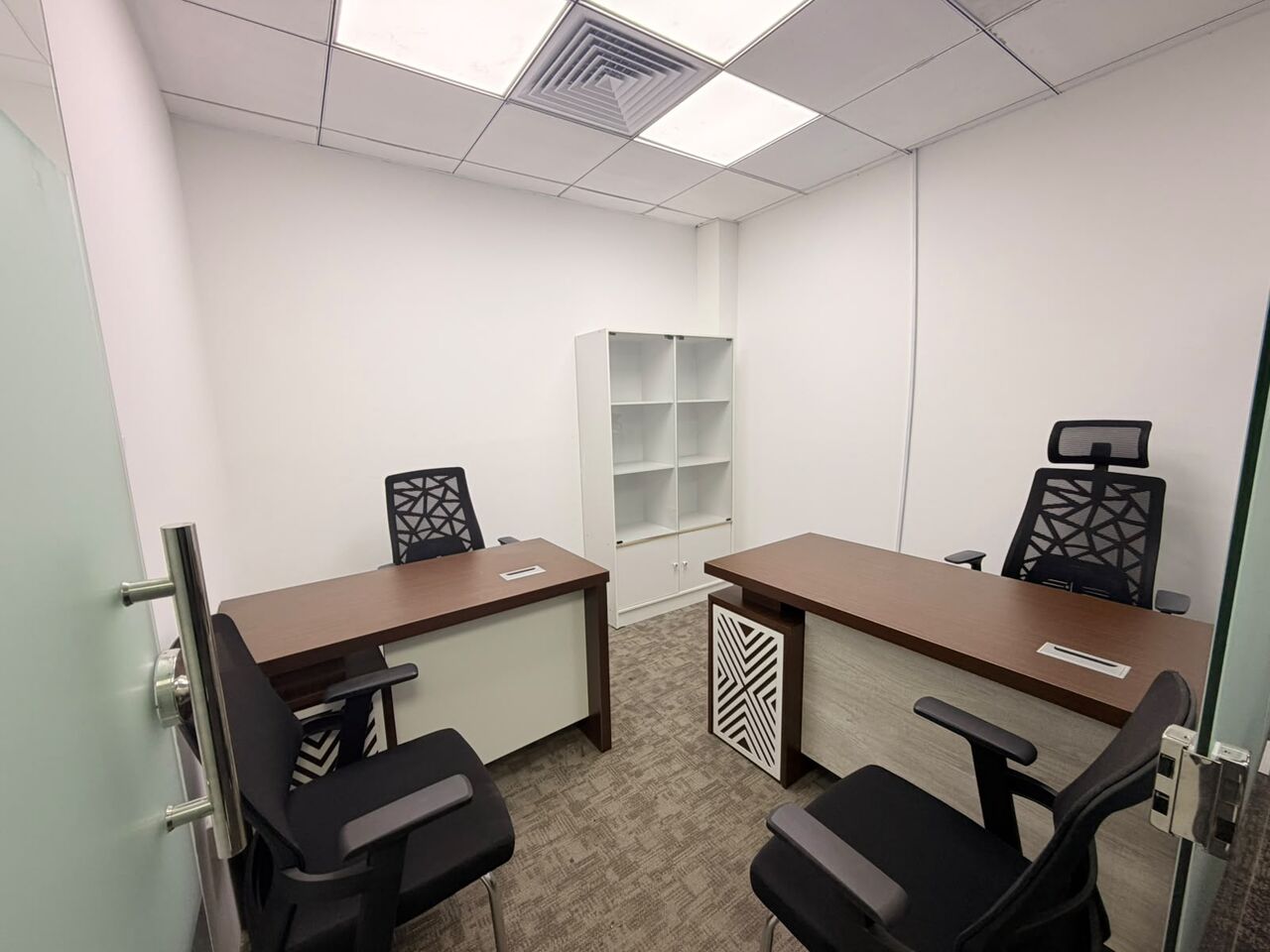 Dubai, Offices, AED 23000,  100 Sq. Feet,  Office For Rent &ndash; Baniyas Square