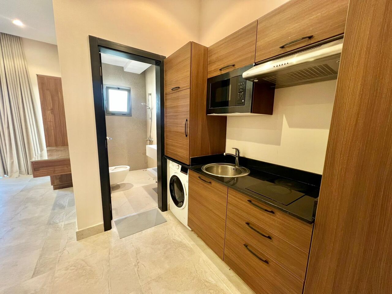 Busaiteen, Apartments, Flats, Houses & Villas, BHD 260/month,  Furnished,  Studio,  30 Sq. Meter,  Fully Furinshed Studio For Rent In Busiteen Near King Hamad Hospital