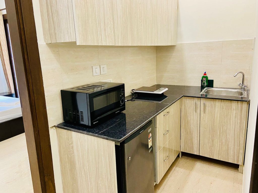 Gurgaon, Apartments, Flats, Houses & Villas, INR 4000/day,  Furnished,  1 BR,  350 Sq. Feet,  Studio Apartments Dlf Cyber City