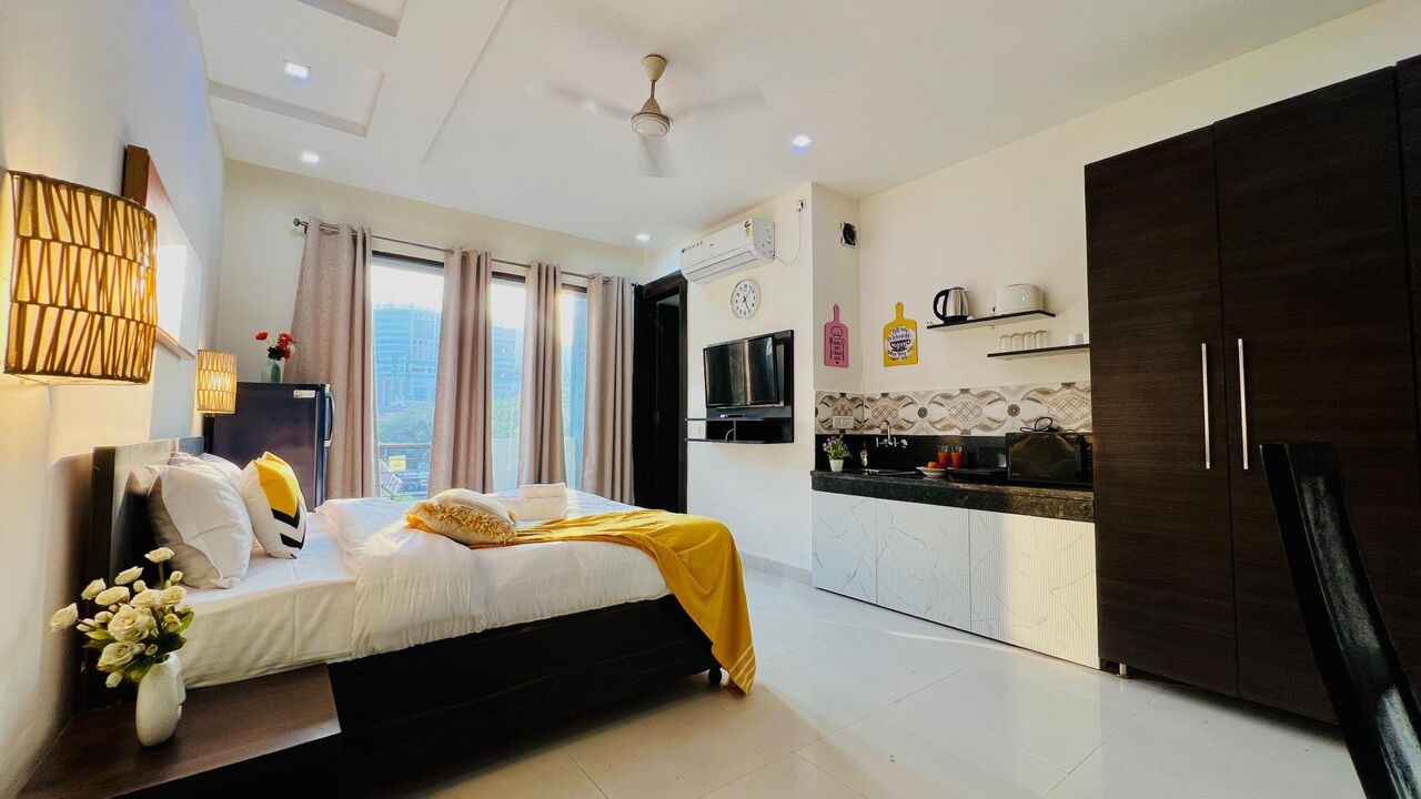 Gurgaon, Apartments, Flats, Houses & Villas, INR 3000/day,  Furnished,  Studio,  300 Sq. Feet,  Bluo Studio DLF Cyber City Gurgaon