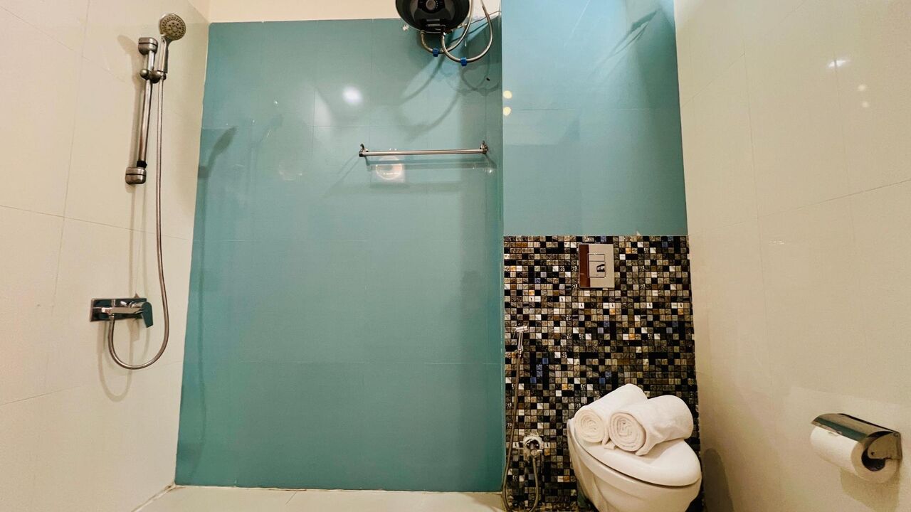 Gurgaon, Apartments, Flats, Houses & Villas, INR 3000/day,  Furnished,  Studio,  300 Sq. Feet,  Bluo Studio DLF Cyber City Gurgaon