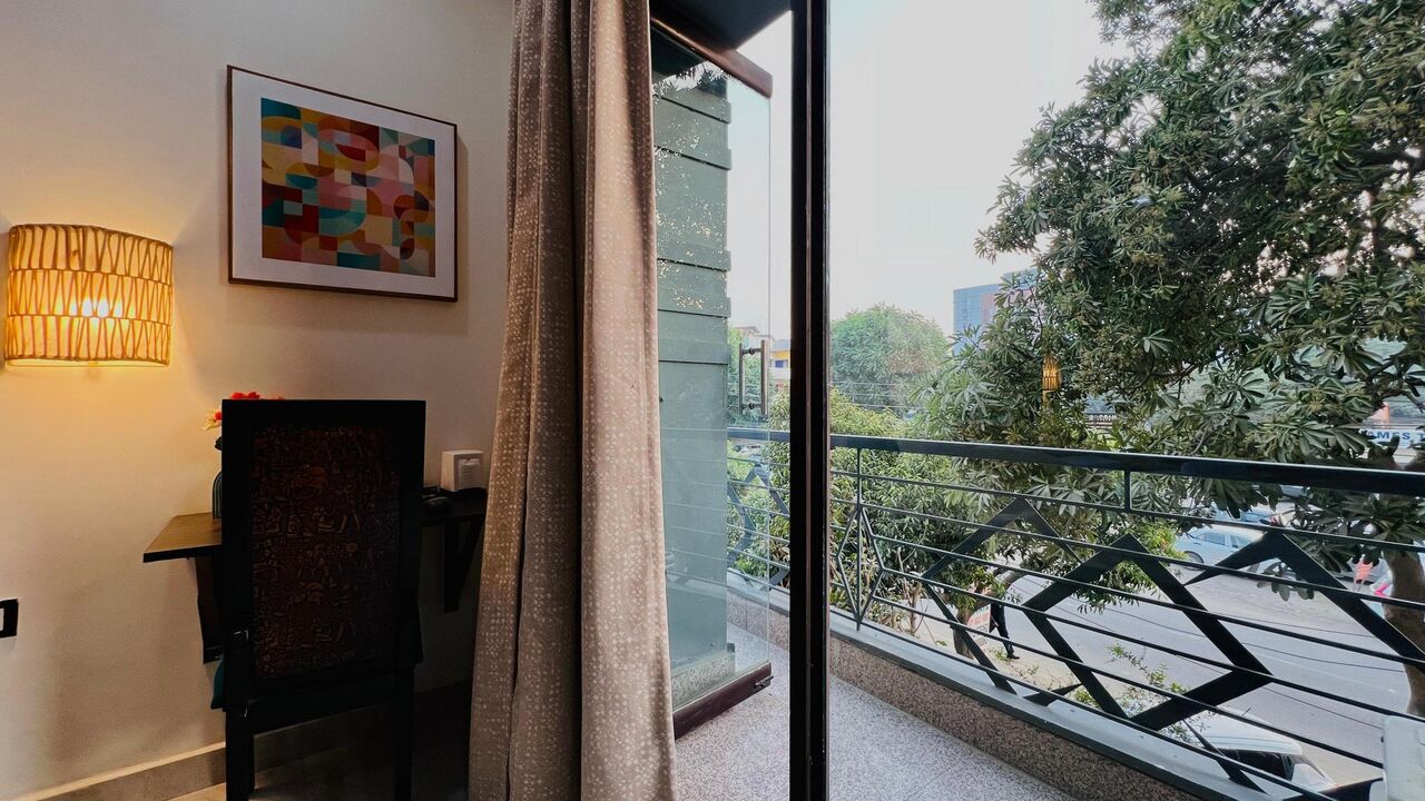Gurgaon, Apartments, Flats, Houses & Villas, INR 3000/day,  Furnished,  Studio,  300 Sq. Feet,  Bluo Studio DLF Cyber City Gurgaon