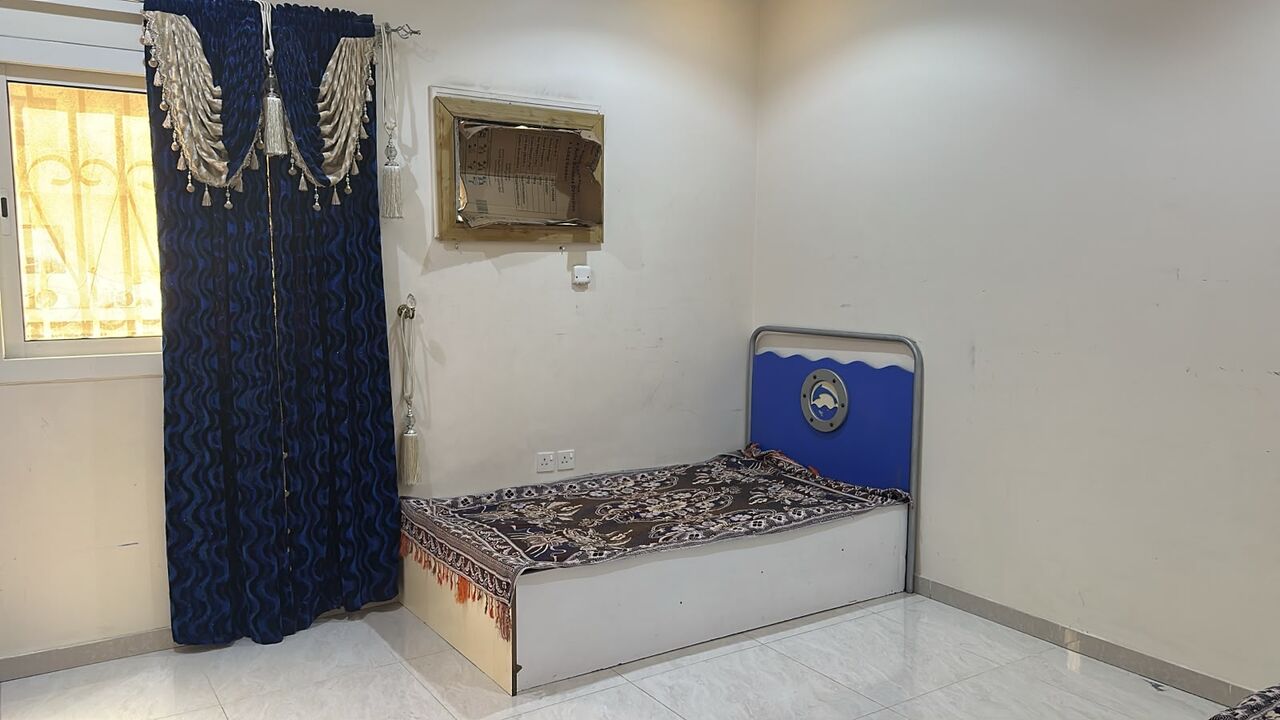 Jeddah, Housing Exchanges, SAR 1000/month,  1 ROOM FURNISHED APARTMENT SHARING
