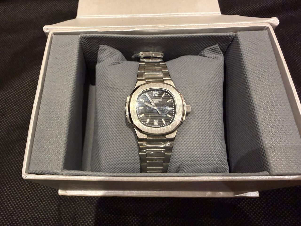 Jeddah, Watches, SAR 1500,  Patek Philippe Nautilus Ref. 5711/1A 010 LADIES