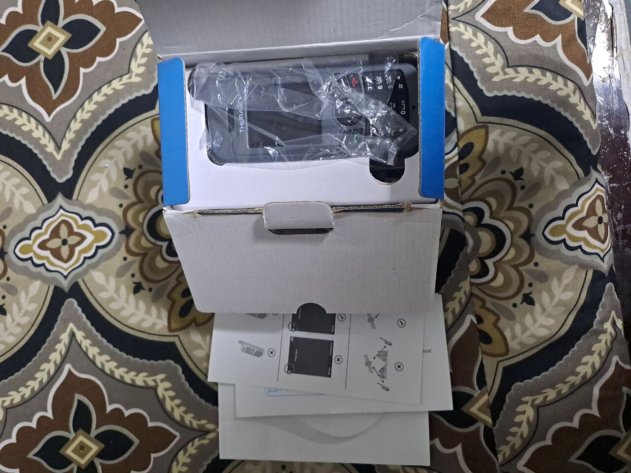 Thuqbah, Electronics, SAR 1800,  Satellite Phone